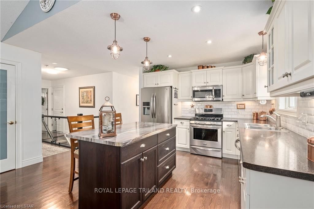 Photo 12 of 45 Westlake Drive, St. Thomas — HOMEH