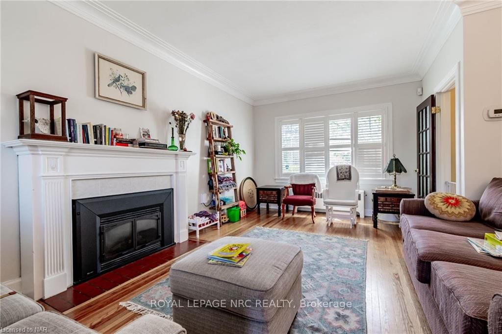 Photo 1 of 5 Bellevue Terrace, St. Catharines, Western Hill — HOMEH