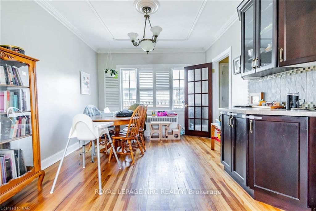 Photo 4 of 5 Bellevue Terrace, St. Catharines, Western Hill — HOMEH
