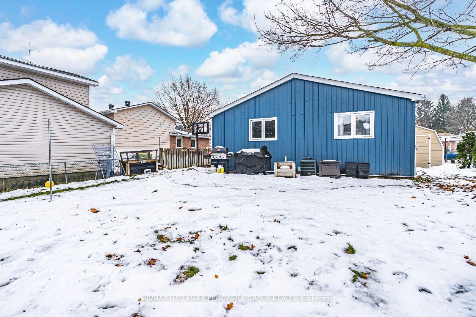 Photo 14 of 29 Frost Trail, Barrie, Letitia Heights — HOMEH
