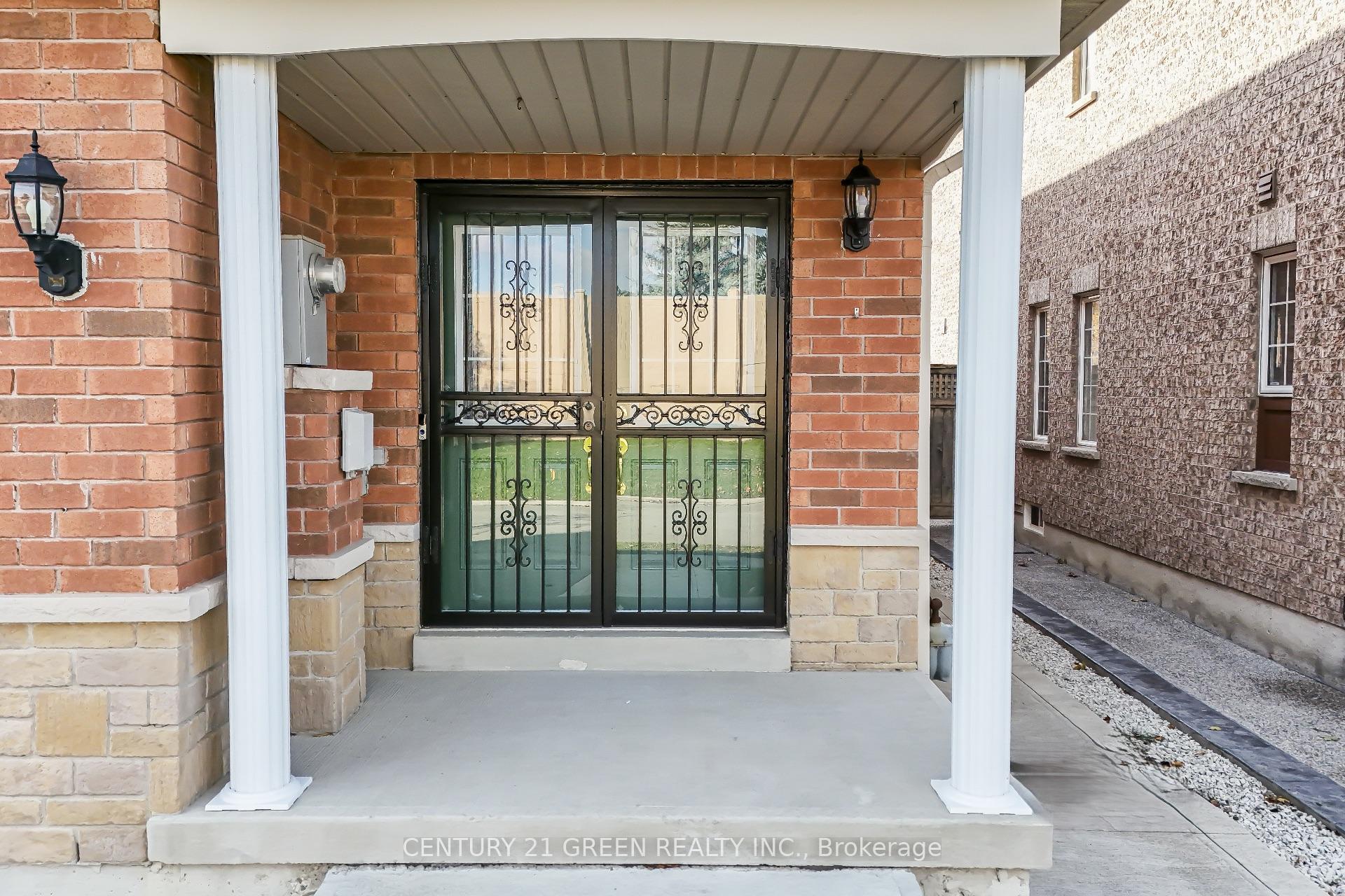 Photo 3 of 48 Brussels Avenue, Brampton, Sandringham-Wellington — HOMEH