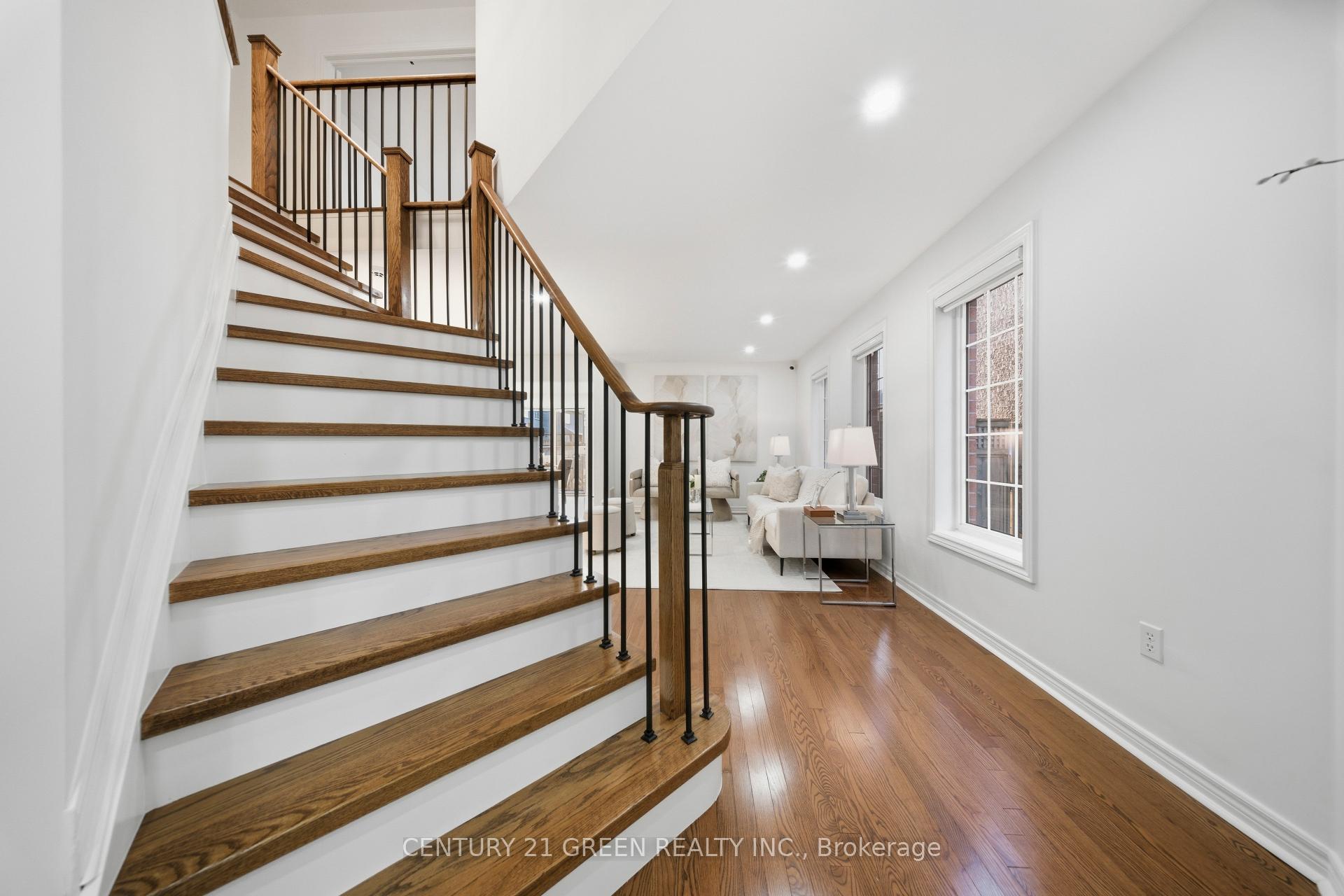Photo 22 of 48 Brussels Avenue, Brampton, Sandringham-Wellington — HOMEH