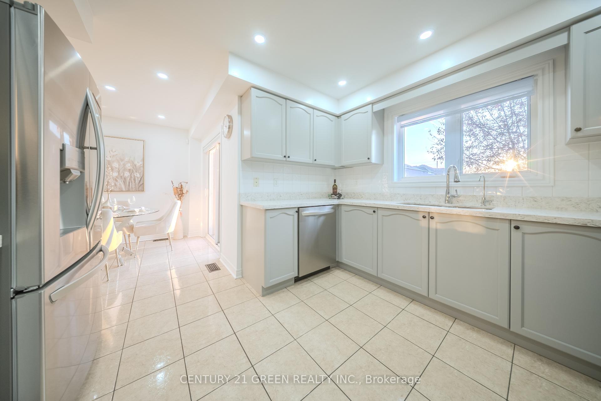 Photo 17 of 48 Brussels Avenue, Brampton, Sandringham-Wellington — HOMEH