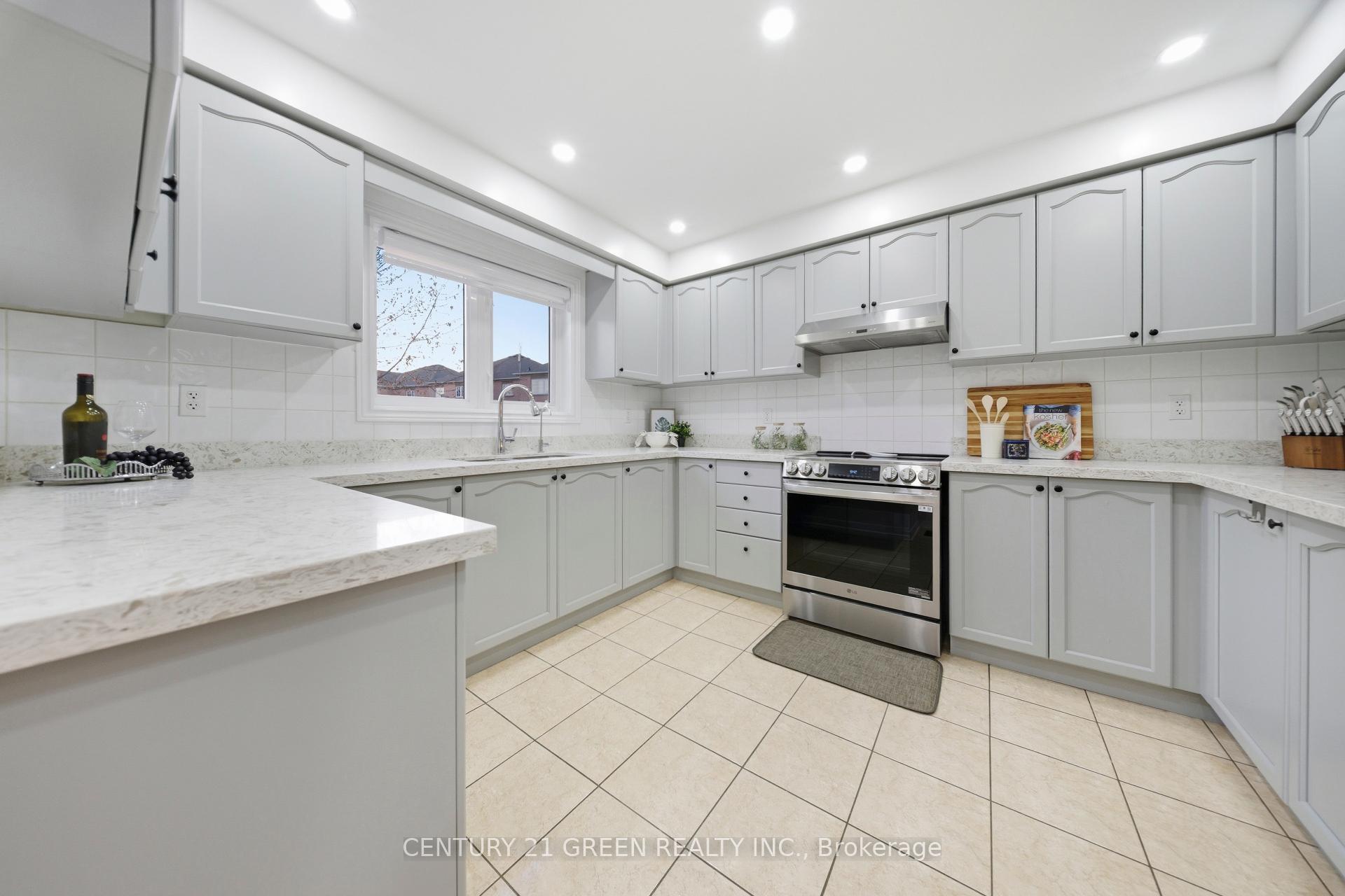 Photo 15 of 48 Brussels Avenue, Brampton, Sandringham-Wellington — HOMEH