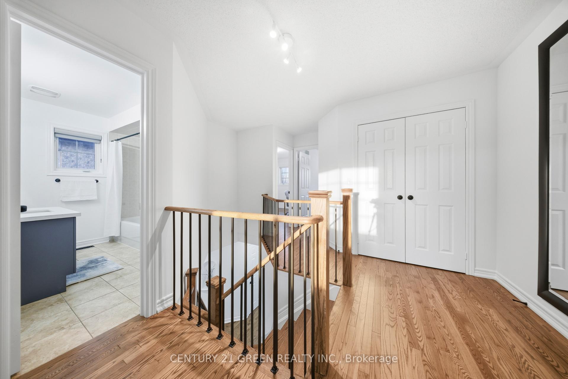 Photo 28 of 48 Brussels Avenue, Brampton, Sandringham-Wellington — HOMEH