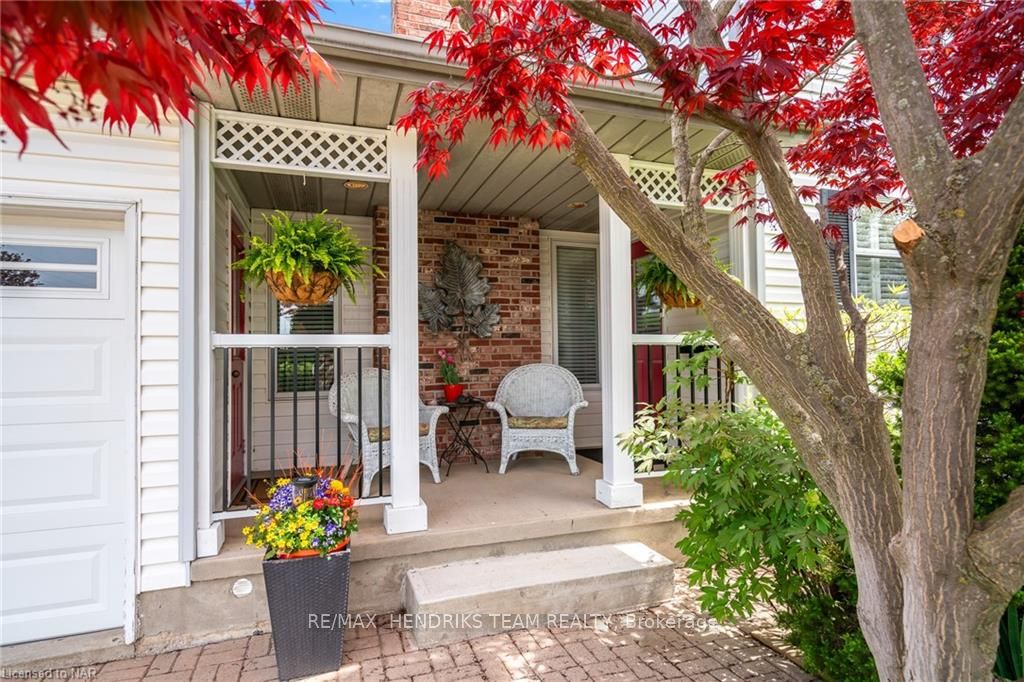 Photo 4 of 2 Bolger Drive, St. Catharines, Lakeport — HOMEH