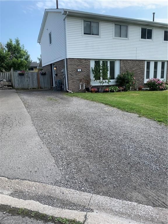 Front of 32 Dianne Drive