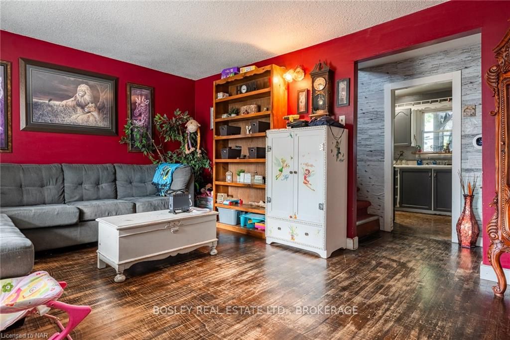 Photo 5 of 19 Homewood Avenue, St. Catharines, Facer — HOMEH