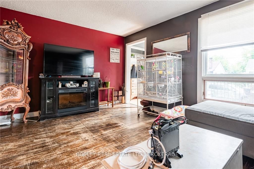 Photo 6 of 19 Homewood Avenue, St. Catharines, Facer — HOMEH
