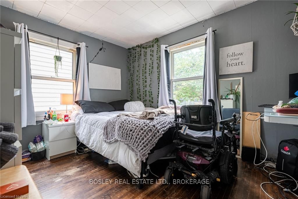 Photo 11 of 19 Homewood Avenue, St. Catharines, Facer — HOMEH