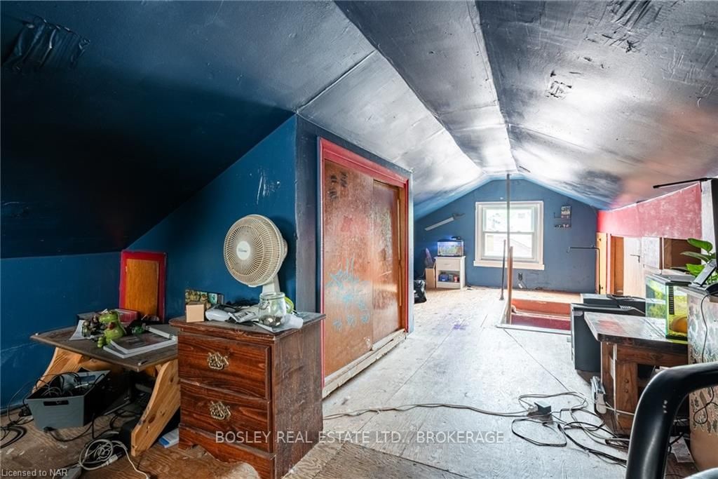 Photo 14 of 19 Homewood Avenue, St. Catharines, Facer — HOMEH