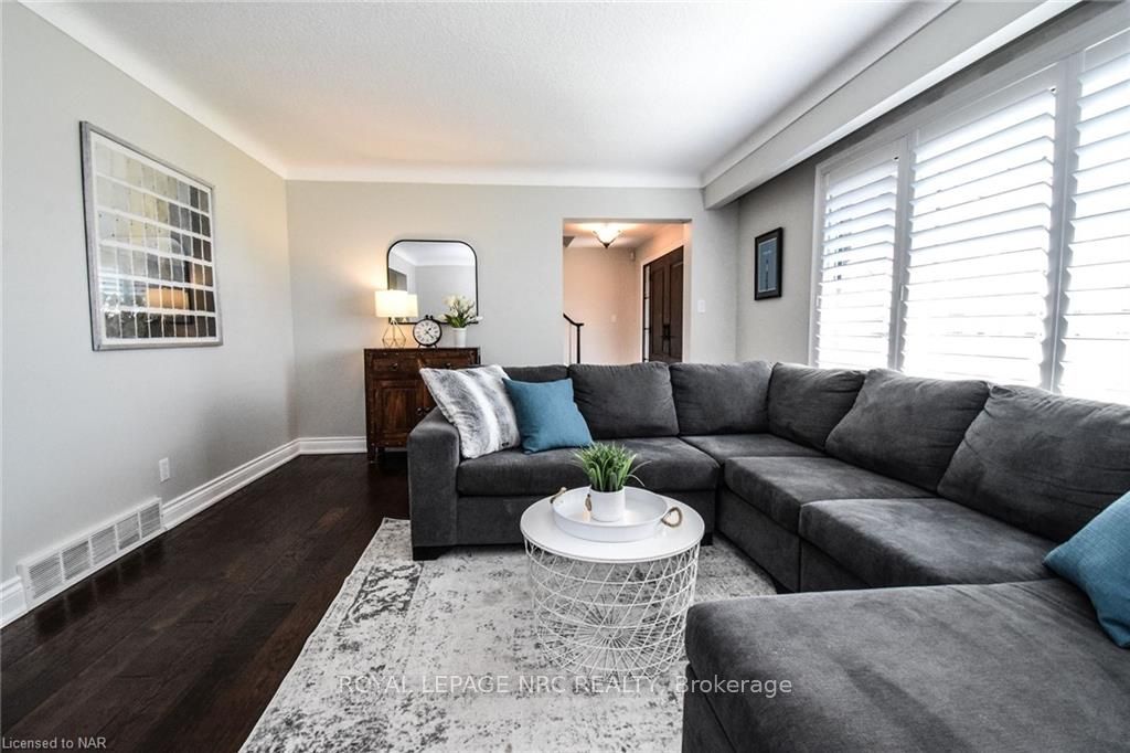 Photo 6 of 11 Preston Drive, St. Catharines, Vine/Linwell — HOMEH