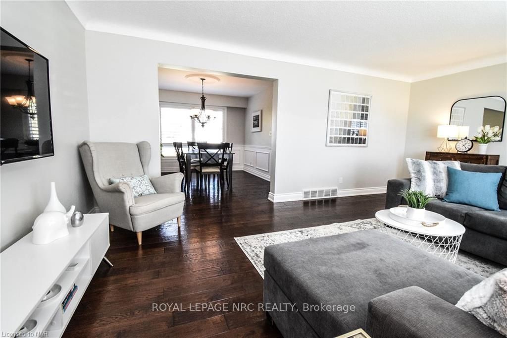 Photo 7 of 11 Preston Drive, St. Catharines, Vine/Linwell — HOMEH