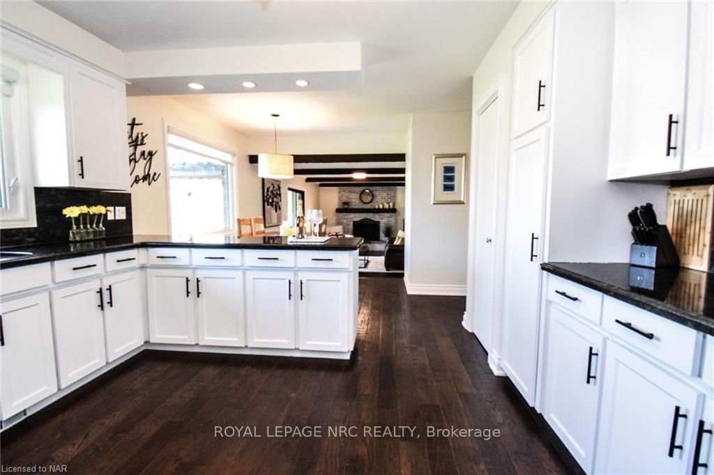 Photo 12 of 11 Preston Drive, St. Catharines, Vine/Linwell — HOMEH