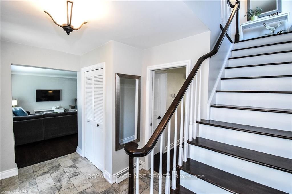 Photo 24 of 11 Preston Drive, St. Catharines, Vine/Linwell — HOMEH