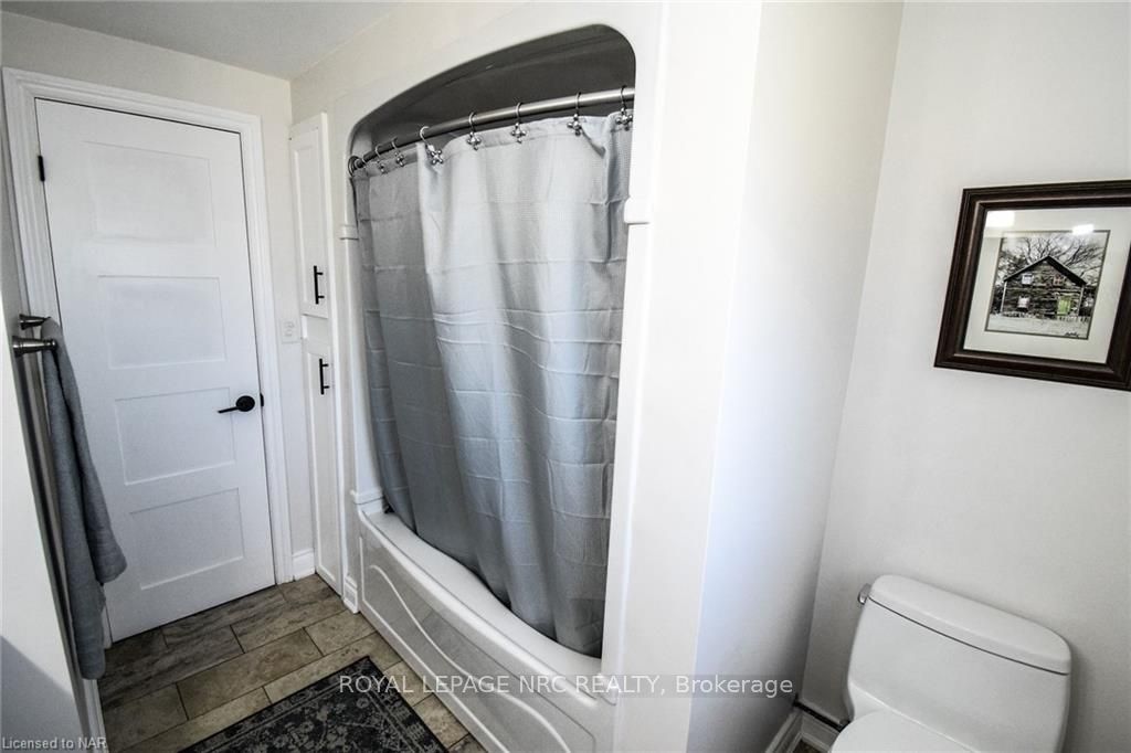 Photo 32 of 11 Preston Drive, St. Catharines, Vine/Linwell — HOMEH