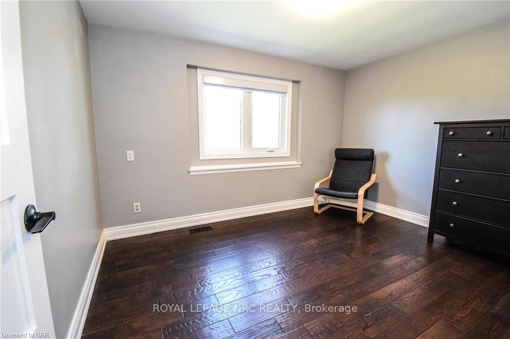 Photo 33 of 11 Preston Drive, St. Catharines, Vine/Linwell — HOMEH