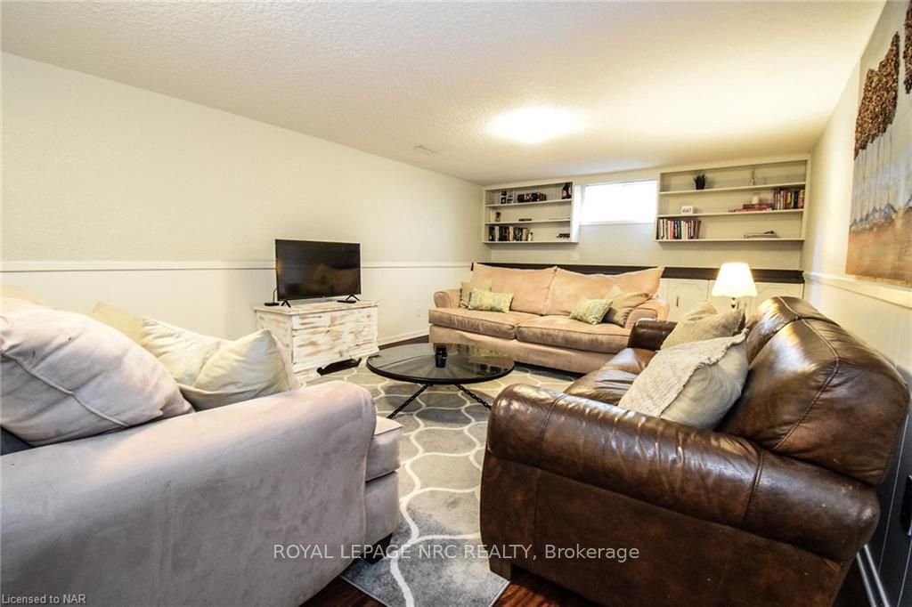 Photo 37 of 11 Preston Drive, St. Catharines, Vine/Linwell — HOMEH