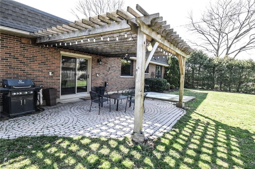 Photo 46 of 11 Preston Drive, St. Catharines, Vine/Linwell — HOMEH