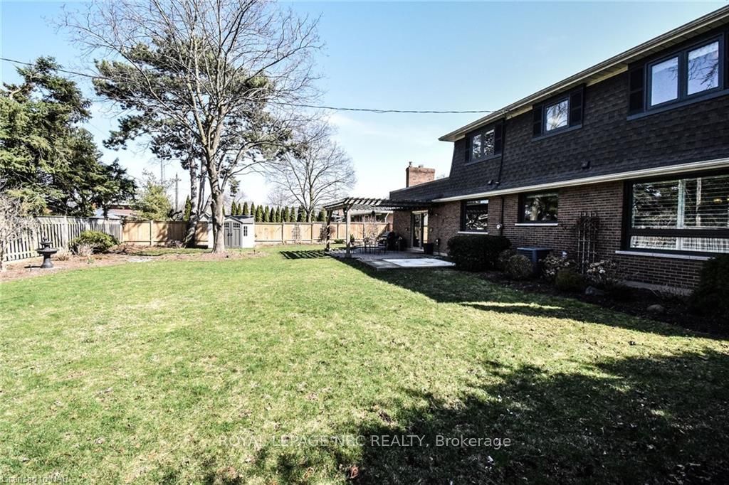 Photo 48 of 11 Preston Drive, St. Catharines, Vine/Linwell — HOMEH