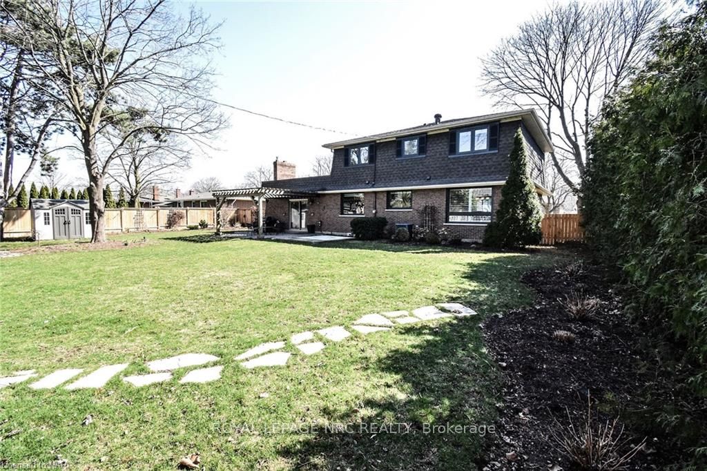 Photo 49 of 11 Preston Drive, St. Catharines, Vine/Linwell — HOMEH
