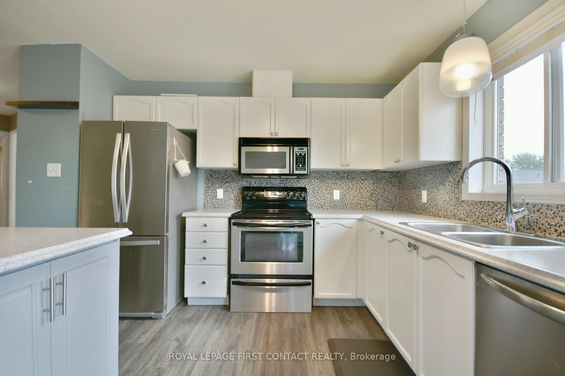Photo 7 of 61 Holly Meadow Road, Barrie, Holly — HOMEH