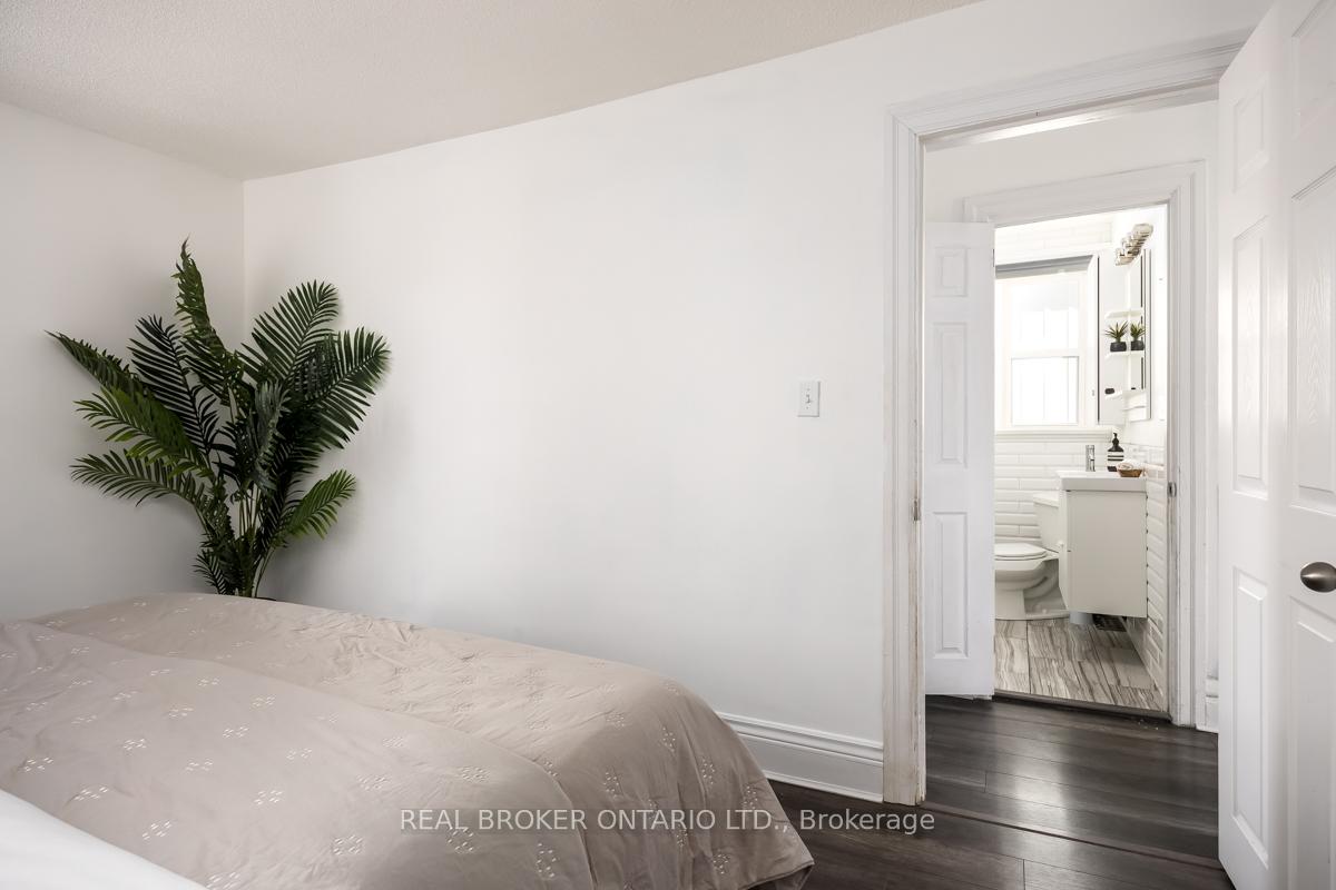 Photo 12 of 137 Avondale Street, Hamilton, Crown Point — HOMEH