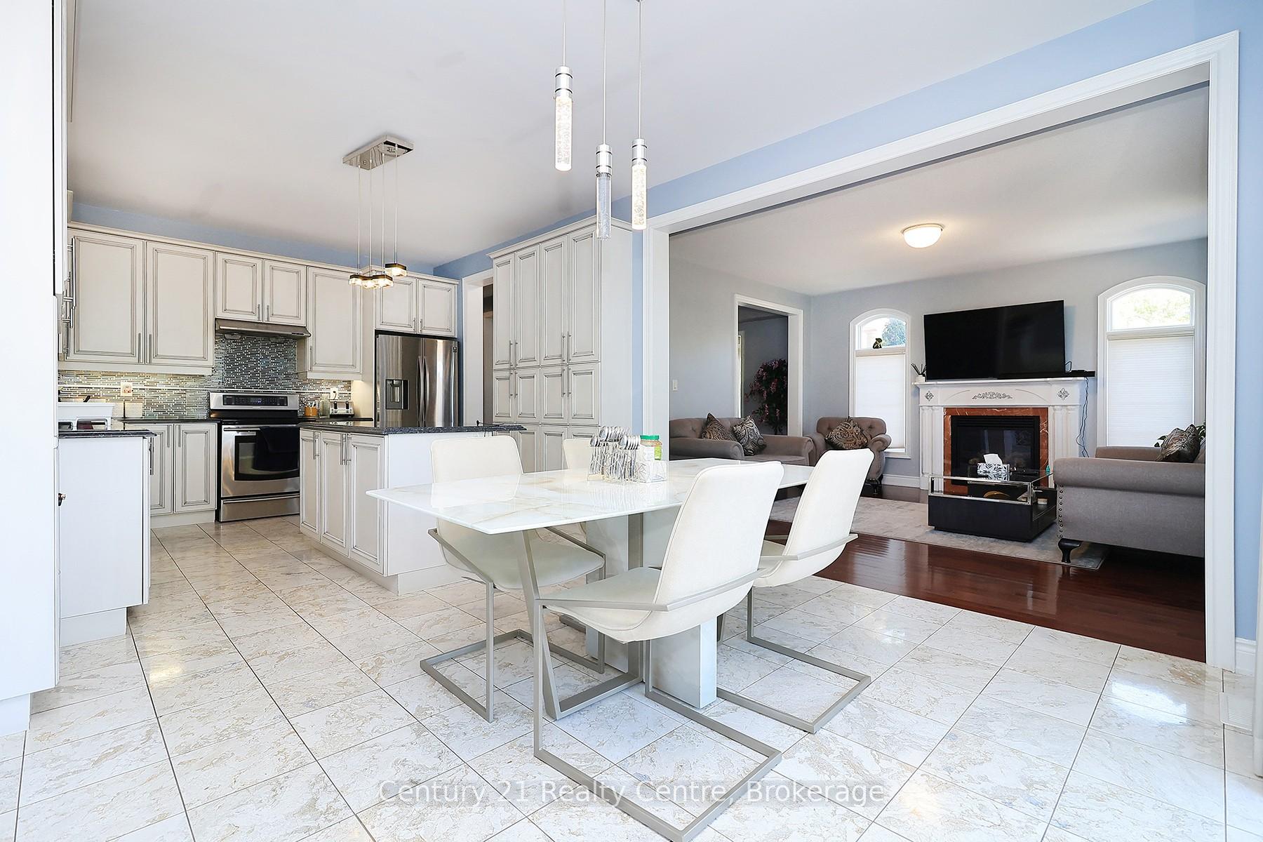 Photo 10 of 25 Ingleborough Drive, Brampton, Credit Valley — HOMEH