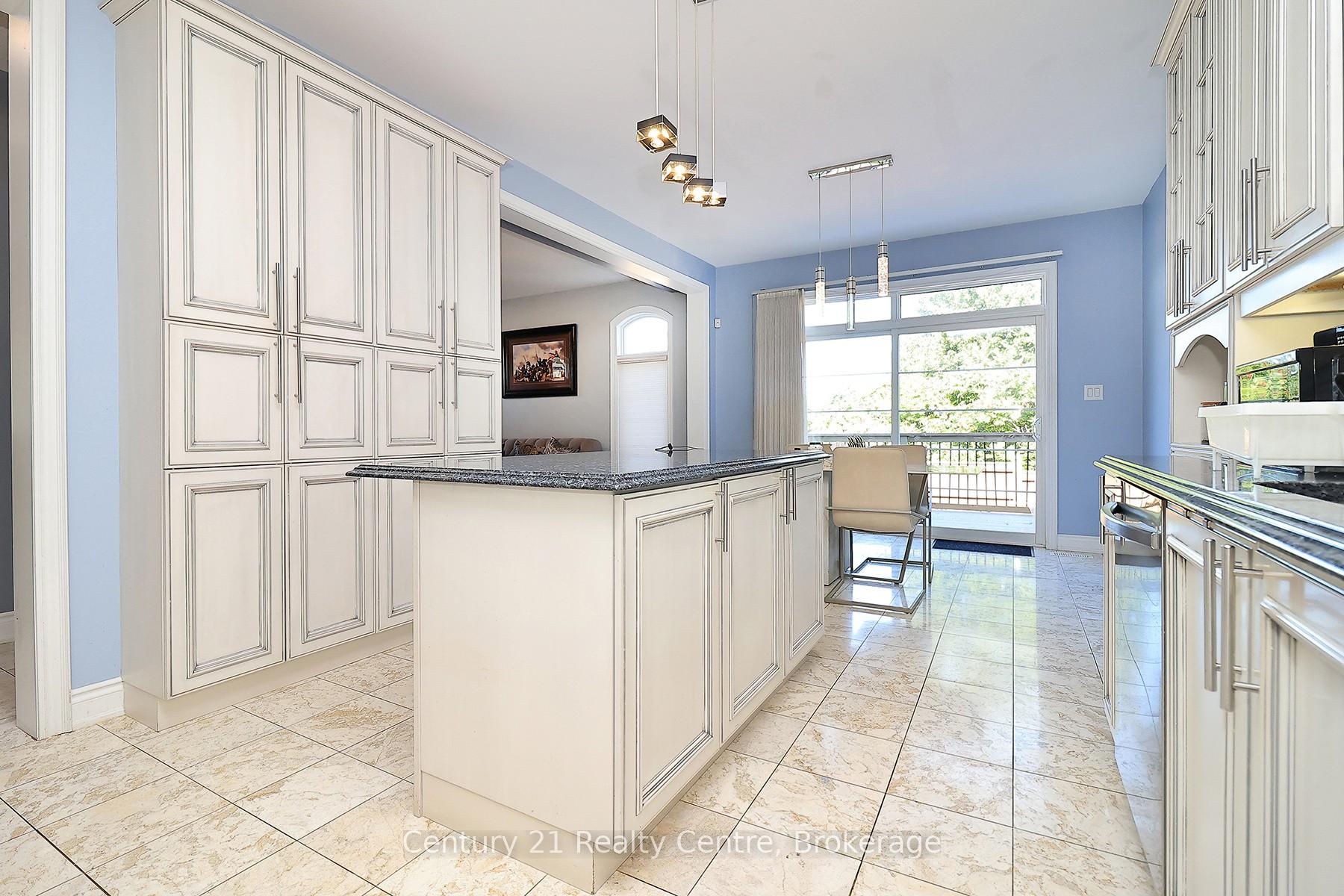 Photo 12 of 25 Ingleborough Drive, Brampton, Credit Valley — HOMEH