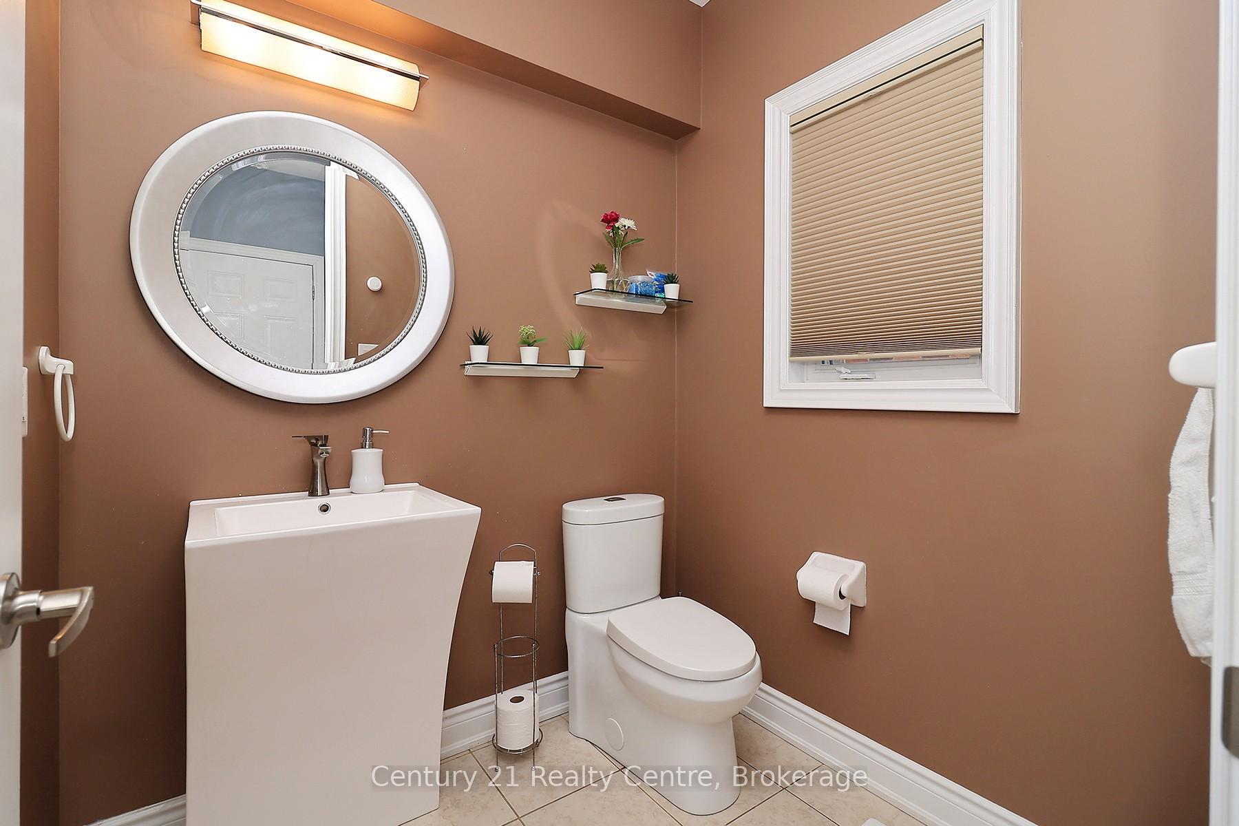 Photo 15 of 25 Ingleborough Drive, Brampton, Credit Valley — HOMEH