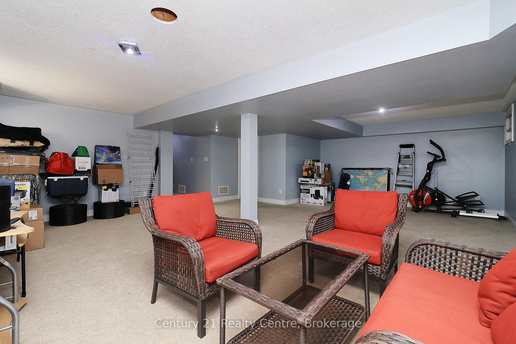 Photo 17 of 25 Ingleborough Drive, Brampton, Credit Valley — HOMEH