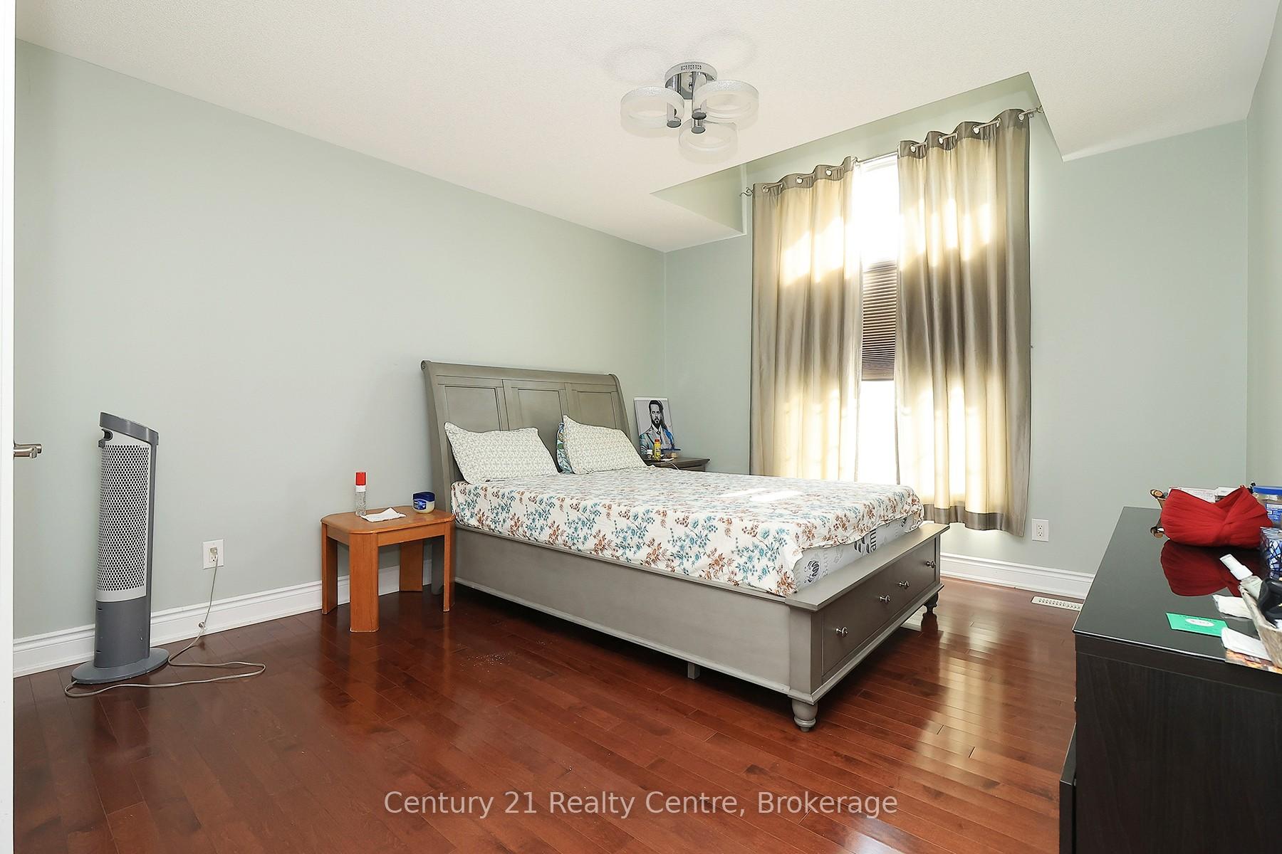 Photo 20 of 25 Ingleborough Drive, Brampton, Credit Valley — HOMEH