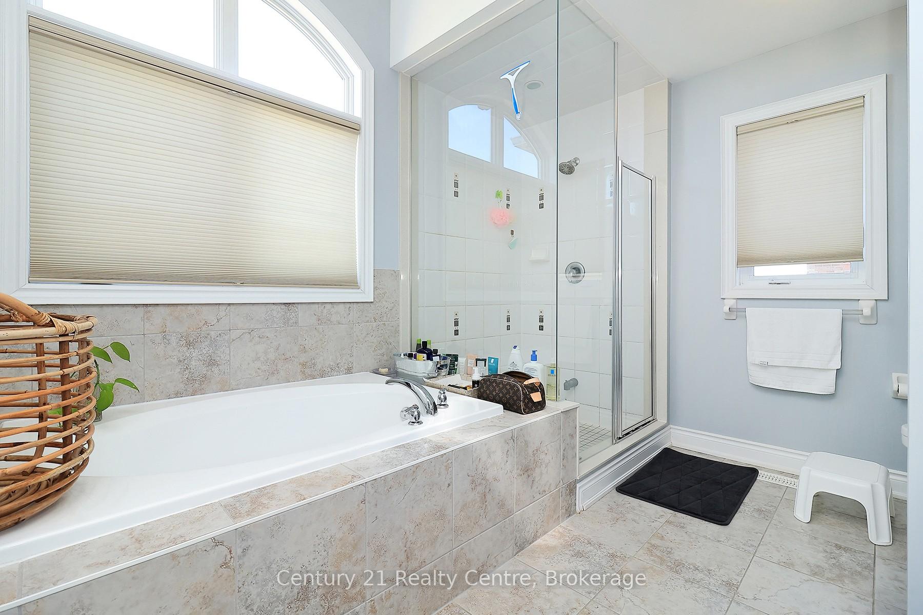 Photo 26 of 25 Ingleborough Drive, Brampton, Credit Valley — HOMEH
