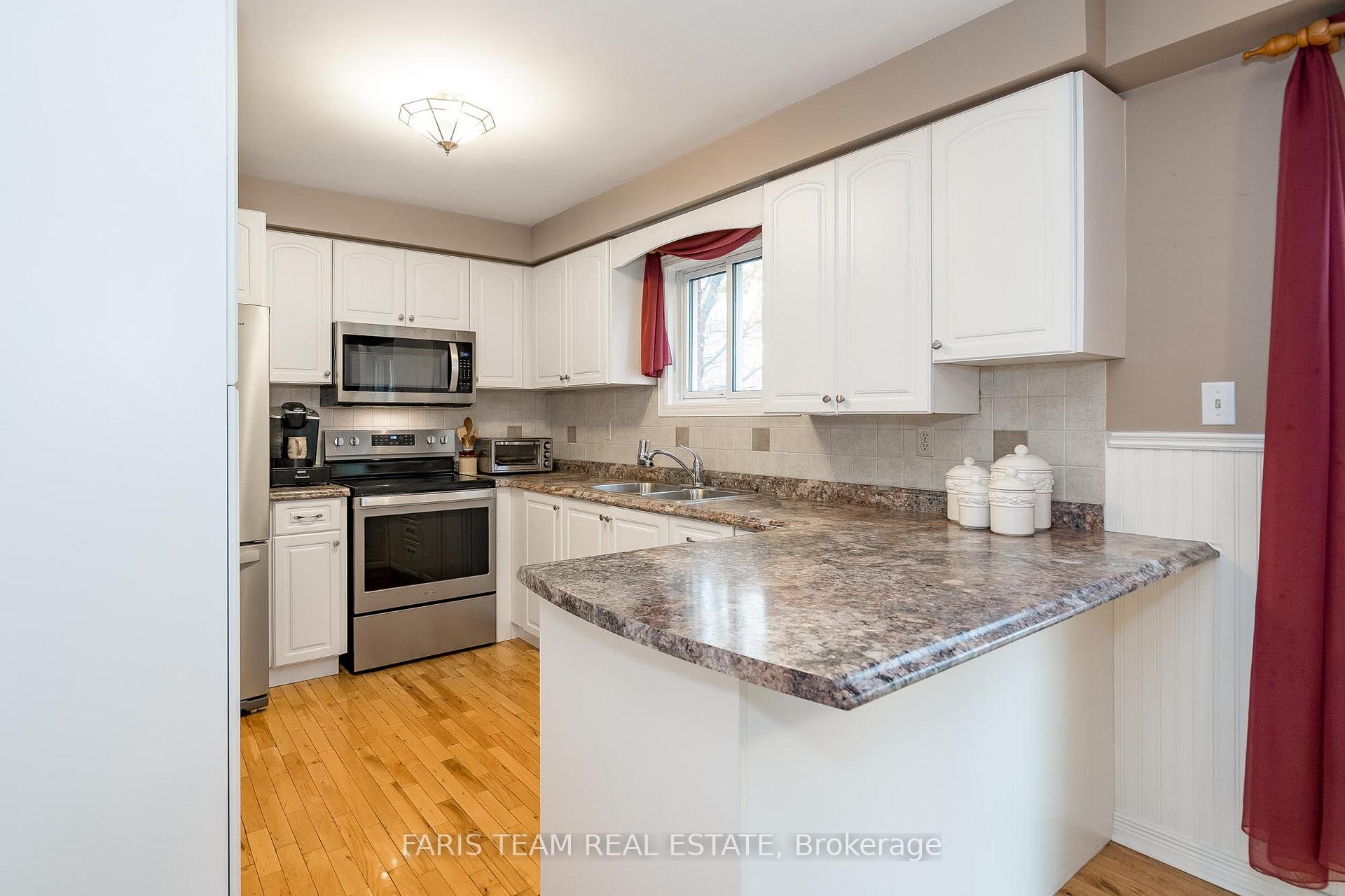 Photo 5 of 186 Hanmer Street W, Barrie, Sunnidale — HOMEH