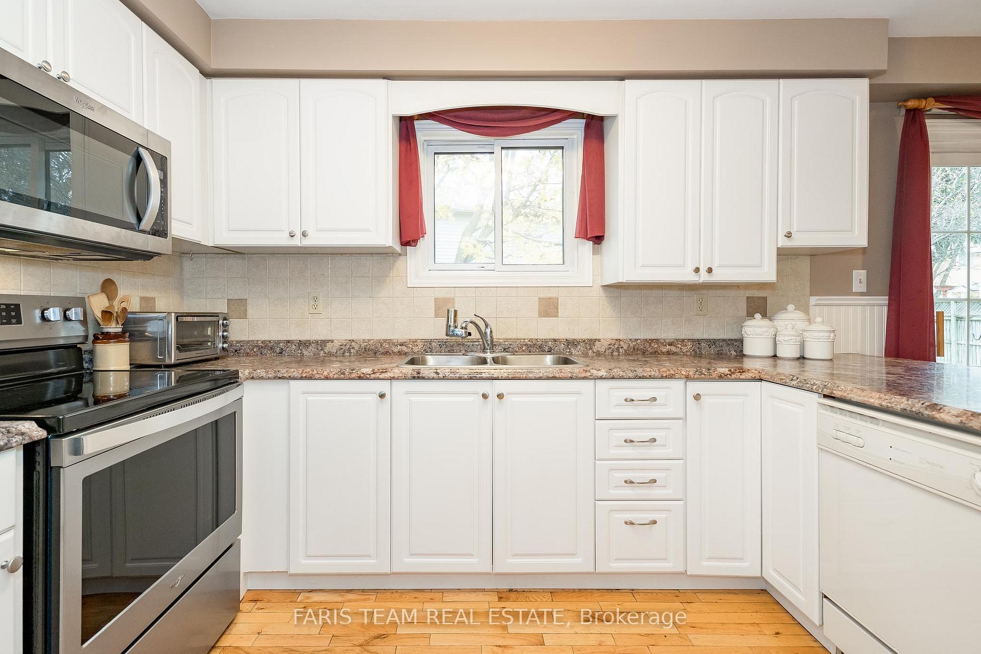 Photo 8 of 186 Hanmer Street W, Barrie, Sunnidale — HOMEH