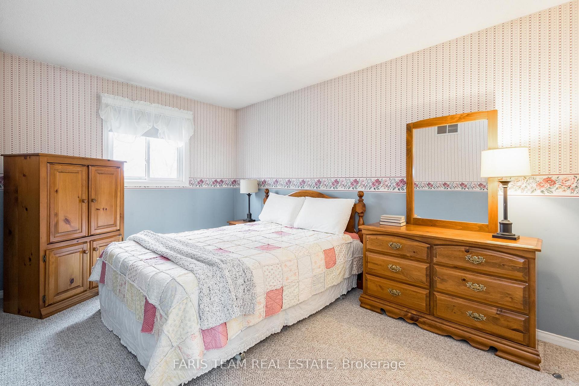 Photo 16 of 186 Hanmer Street W, Barrie, Sunnidale — HOMEH