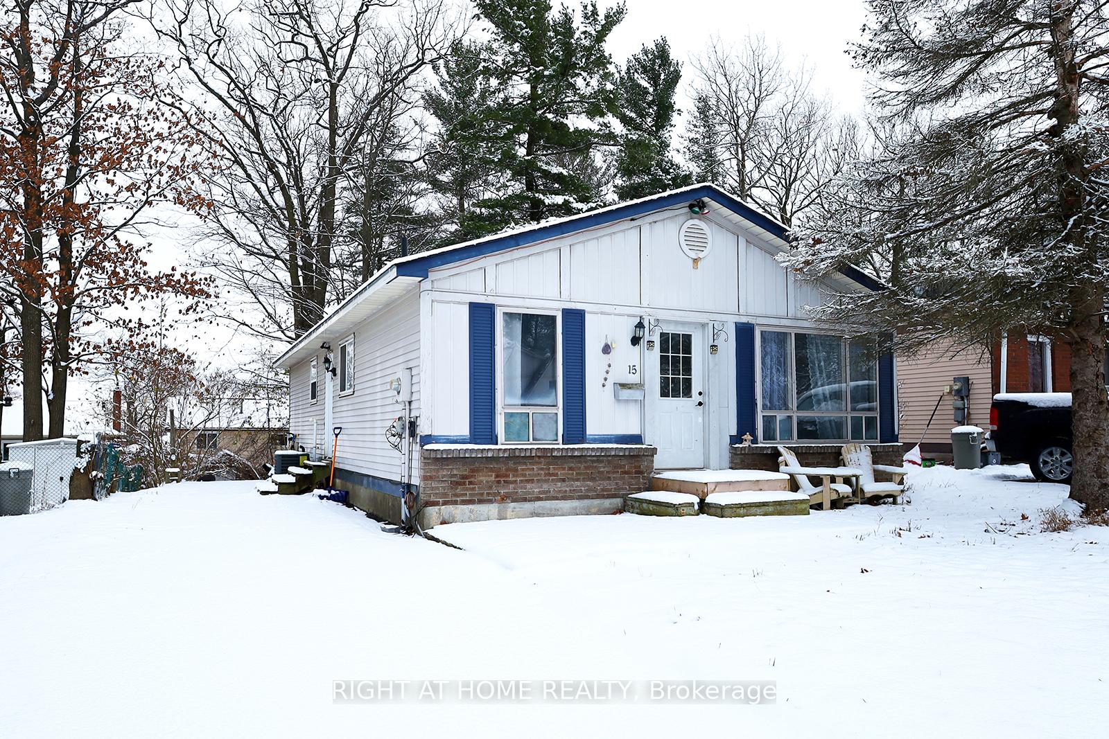 Photo 1 of 15 Kipling Place, Barrie, Letitia Heights — HOMEH