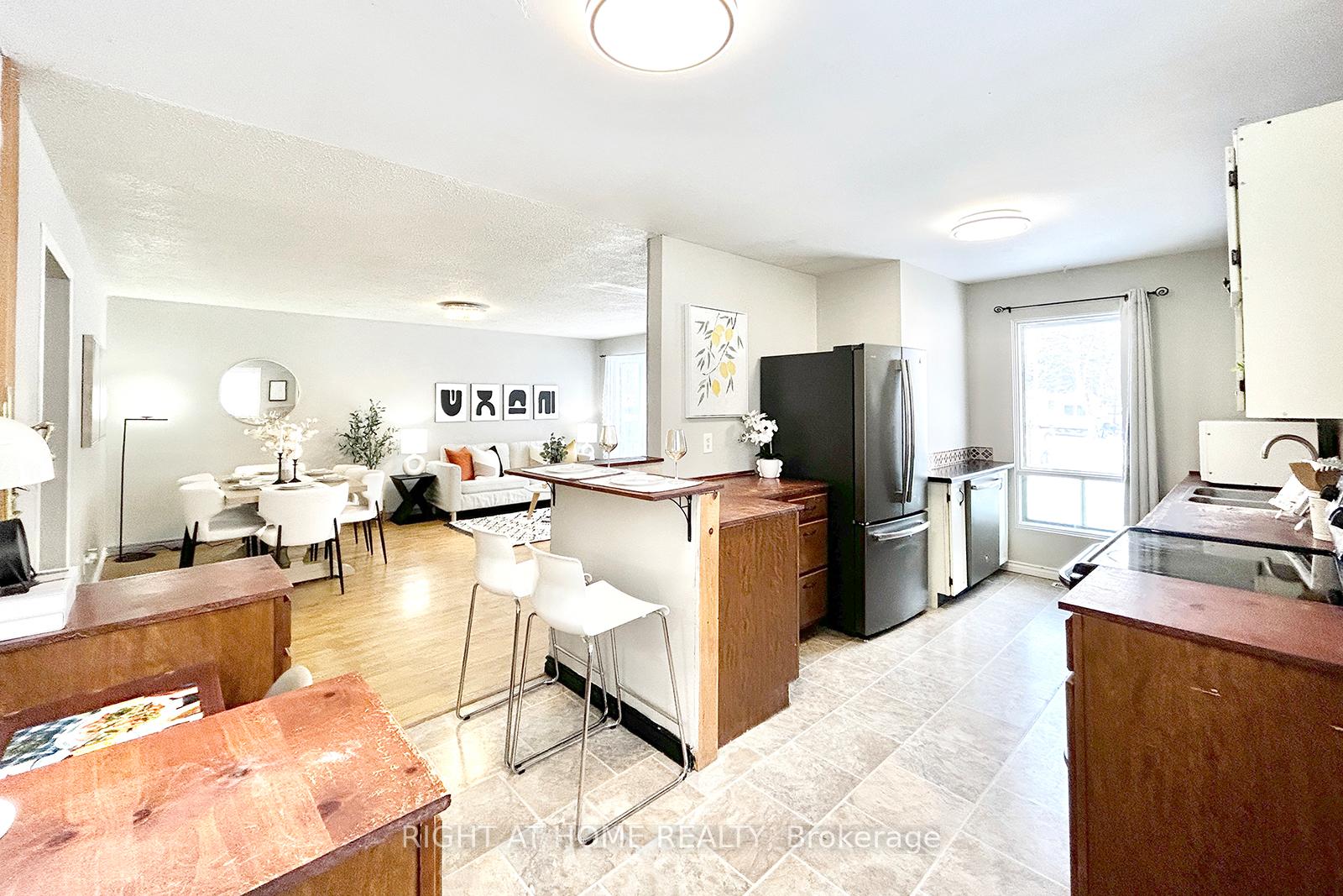 Photo 11 of 15 Kipling Place, Barrie, Letitia Heights — HOMEH