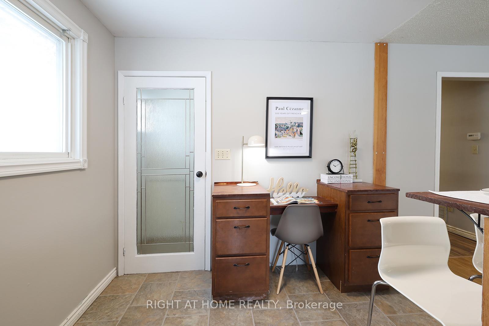 Photo 16 of 15 Kipling Place, Barrie, Letitia Heights — HOMEH