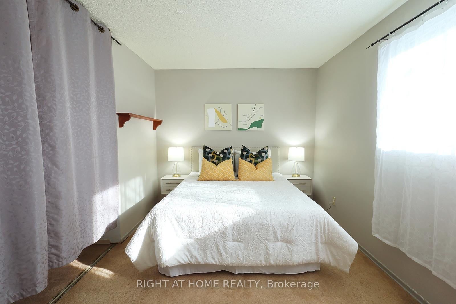 Photo 18 of 15 Kipling Place, Barrie, Letitia Heights — HOMEH