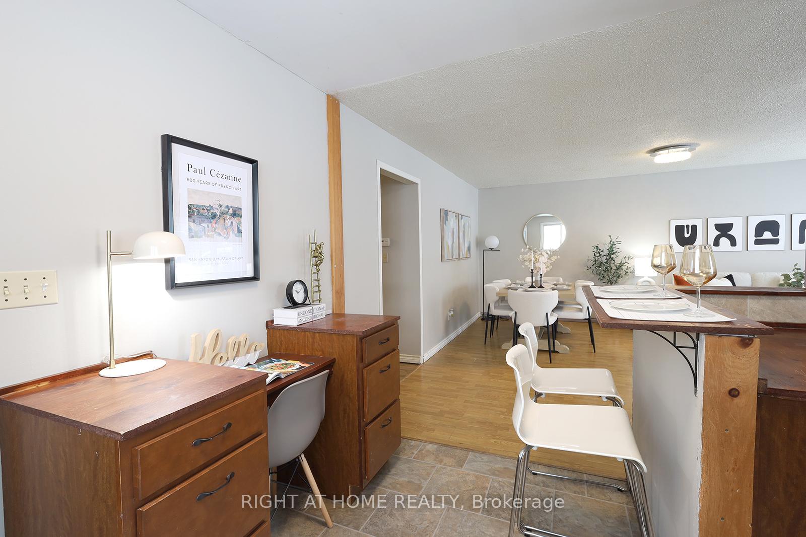 Photo 23 of 15 Kipling Place, Barrie, Letitia Heights — HOMEH
