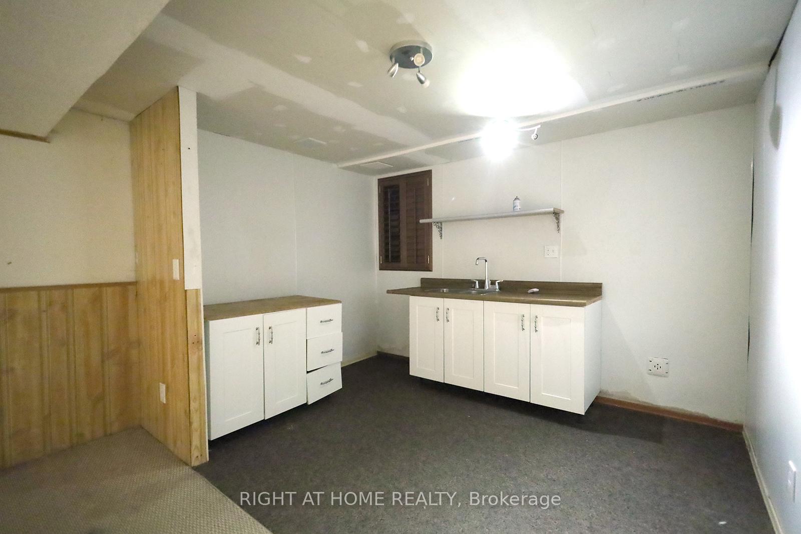 Photo 29 of 15 Kipling Place, Barrie, Letitia Heights — HOMEH