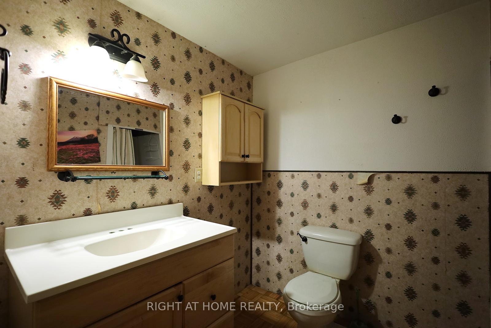 Photo 30 of 15 Kipling Place, Barrie, Letitia Heights — HOMEH