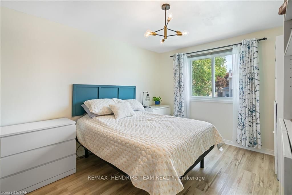 Photo 12 of 670 Vine Street, St. Catharines, Lakeshore — HOMEH