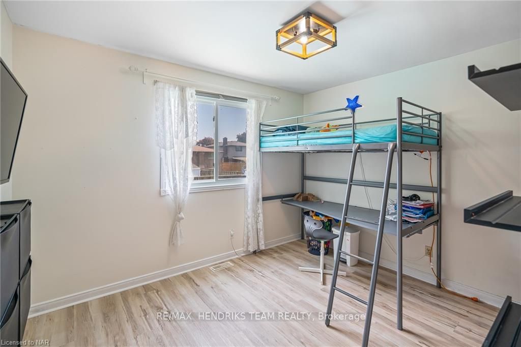 Photo 13 of 670 Vine Street, St. Catharines, Lakeshore — HOMEH