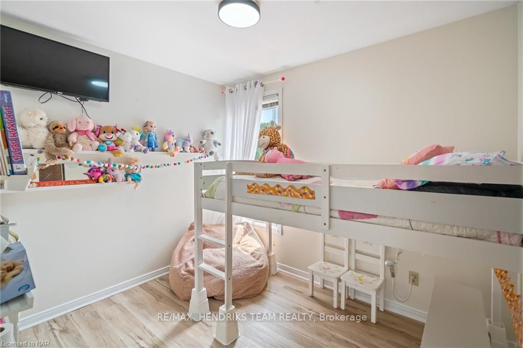 Photo 14 of 670 Vine Street, St. Catharines, Lakeshore — HOMEH