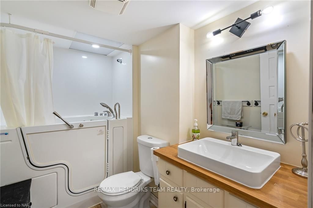 Photo 19 of 670 Vine Street, St. Catharines, Lakeshore — HOMEH