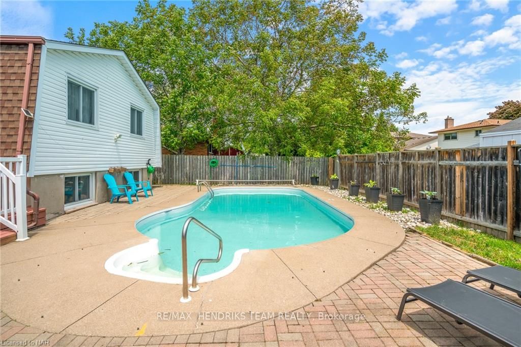Photo 24 of 670 Vine Street, St. Catharines, Lakeshore — HOMEH