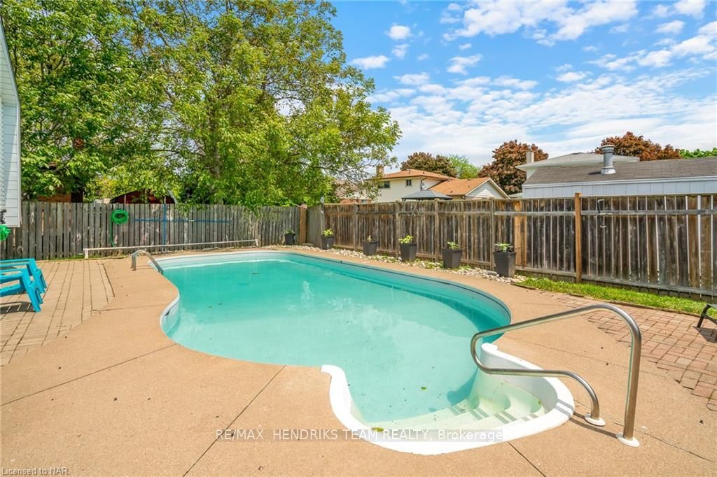 Photo 27 of 670 Vine Street, St. Catharines, Lakeshore — HOMEH