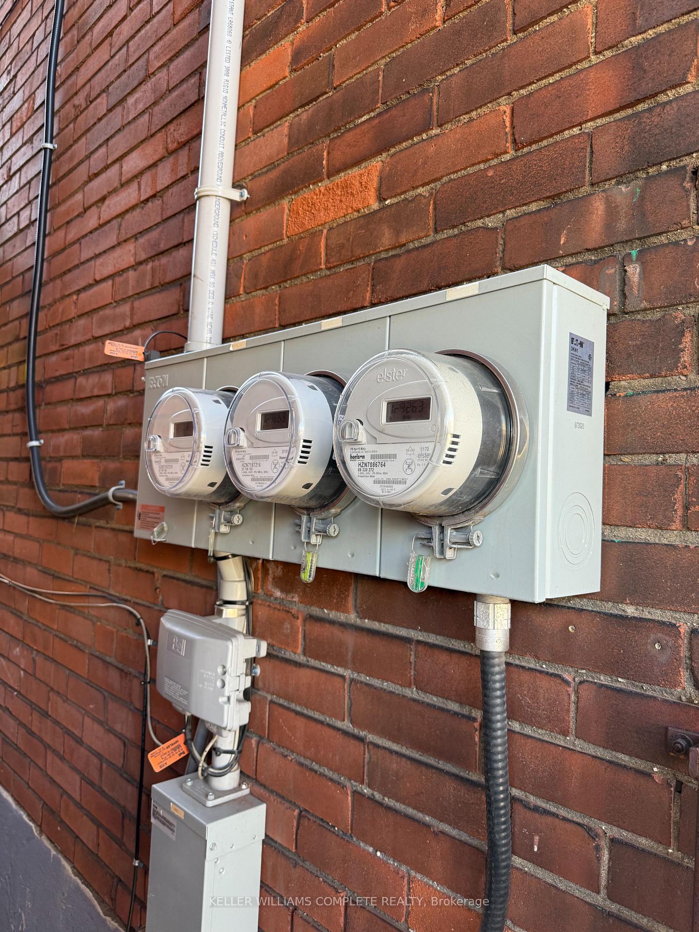 Photo 4 of 574 Cannon Street E, Hamilton, Gibson — HOMEH